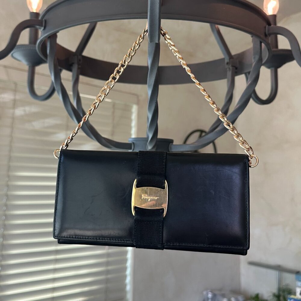 Salvatore Ferragamo Vara Ribbon Leather Bi-fold Long Wallet Black Gold, EUC